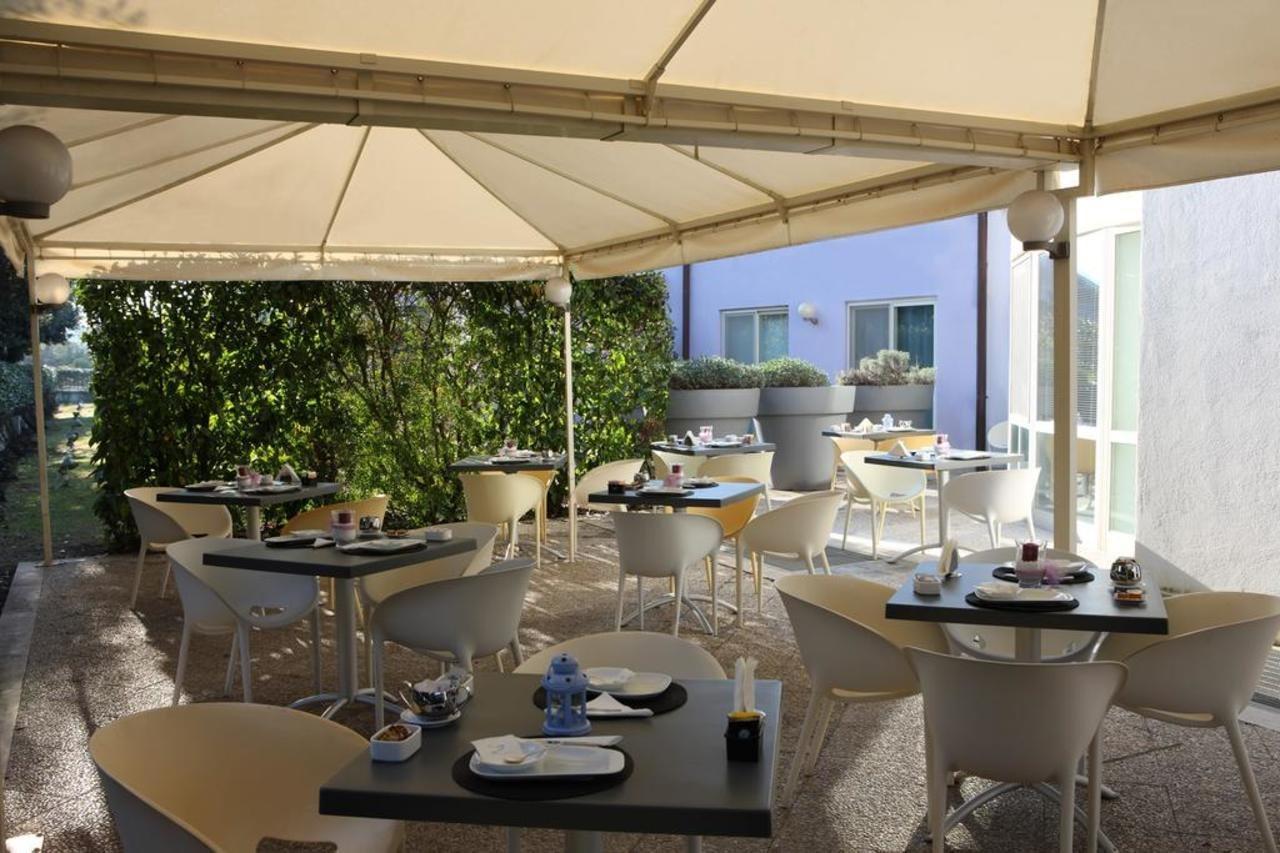 Hotel Zeffiro Sabaudia Εξωτερικό φωτογραφία