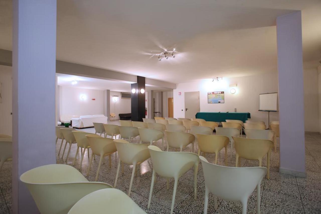 Hotel Zeffiro Sabaudia Εξωτερικό φωτογραφία