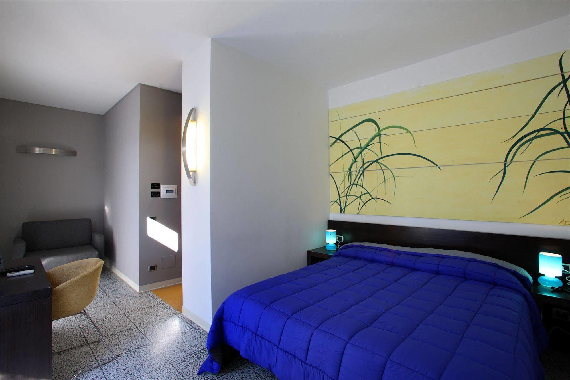 Hotel Zeffiro Sabaudia Εξωτερικό φωτογραφία